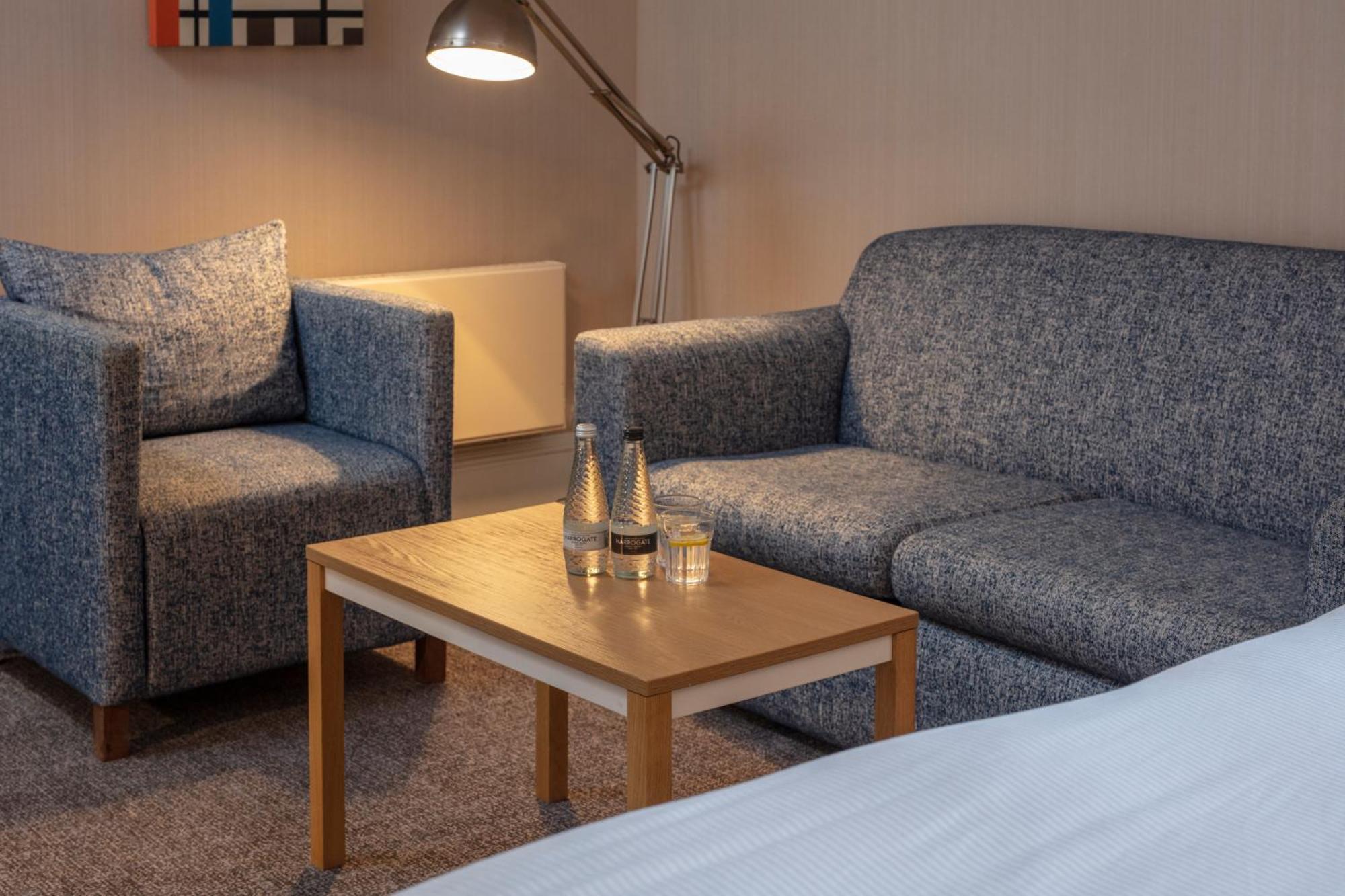 Oulton Hall Hotel, Spa & Golf Resort Leeds  Rom bilde